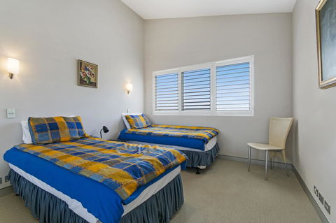 Redvue Holiday Apartments - Tourism TAS 22