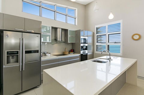 Redvue Holiday Apartments - Tourism TAS 19