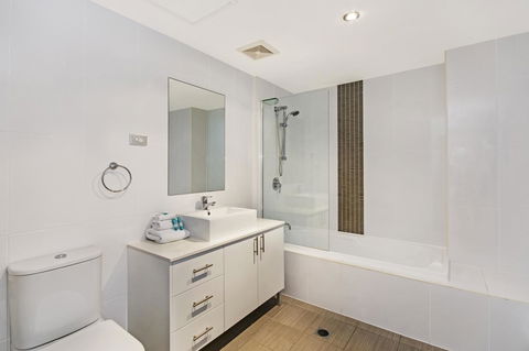 Redvue Holiday Apartments - Tourism TAS 11