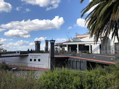 Picnic Point Villas - Hobart Tourism 3