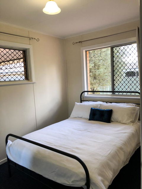 Picnic Point Villas - Hobart Tourism 11