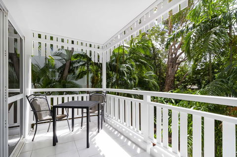 The White House Port Douglas - Hobart Tourism 25