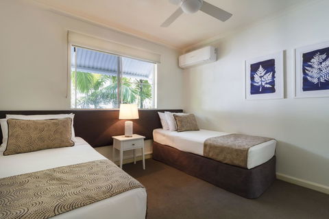The White House Port Douglas - Hobart Tourism 37