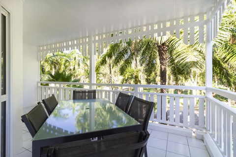 The White House Port Douglas - Hobart Tourism 34