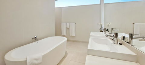 Pool Resort Port Douglas - Hobart Tourism 27