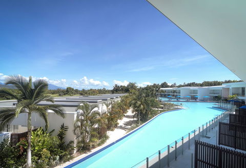Pool Resort Port Douglas - Hobart Tourism 11