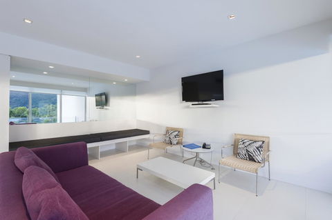 Pool Resort Port Douglas - Hobart Tourism 15