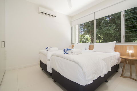 Pool Resort Port Douglas - Hobart Tourism 33