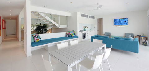 Pool Resort Port Douglas - Hobart Tourism 6