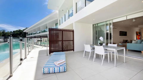 Pool Resort Port Douglas - Hobart Tourism 10