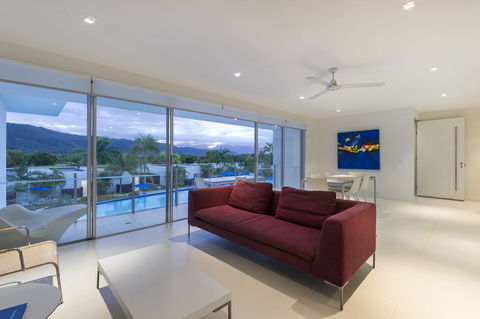 Pool Resort Port Douglas - Hobart Tourism 17