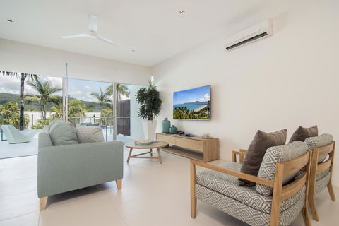 Pool Resort Port Douglas - Hobart Tourism 30