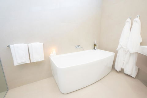 Pacific Hotel Cairns - Hobart Tourism 23