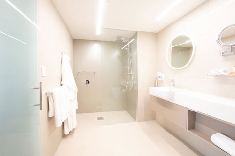 Pacific Hotel Cairns - Hobart Tourism 5