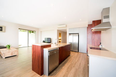 Whitsunday Reflections - Tourism TAS 6