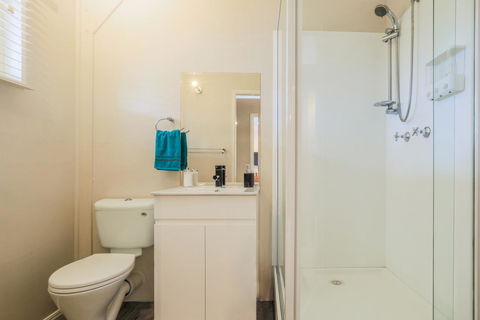 Bed & Breakfast 1 Bedroom Guest House - Hobart Tourism 6