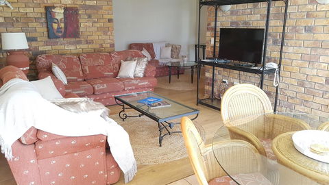 Surfers Chalet - Tourism TAS 24