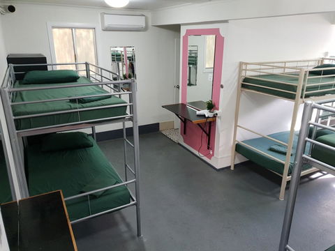 Backpackers In Paradise 18-35 Hostel - Hobart Tourism 10