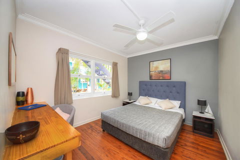 Backpackers In Paradise 18-35 Hostel - Hobart Tourism 1