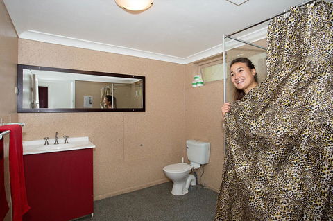 Backpackers In Paradise 18-35 Hostel - Hobart Tourism 7