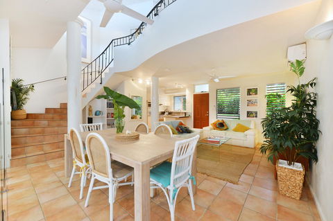 [ ANDY'S BEACH HOUSE ] - Tourism TAS 10