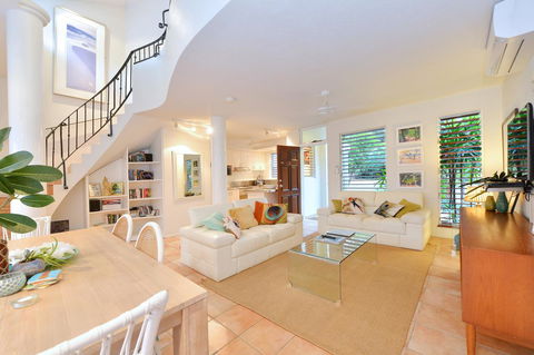 [ ANDY'S BEACH HOUSE ] - Tourism TAS 13