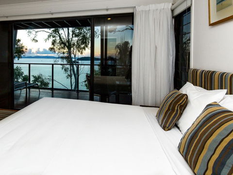 Shorelines - Tourism TAS 30