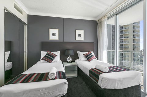 Mantra Towers Of Chevron - Tourism TAS 21