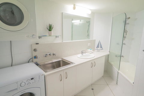 Mandolin Beachfront Resort - Tourism TAS 25
