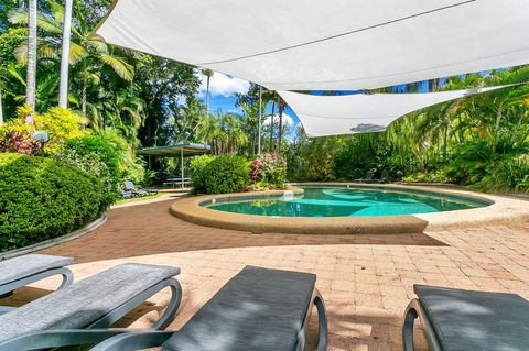 Roydon Beachfront Apartments - Hobart Tourism 14