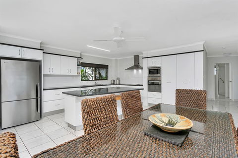 Roydon Beachfront Apartments - Hobart Tourism 20
