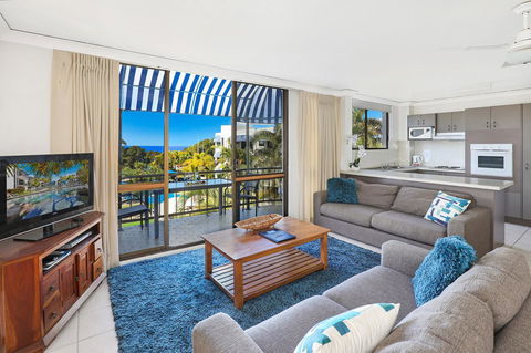 Headland Tropicana Resort - Tourism TAS 12