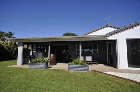 Bribie Island Canal Holiday Destination! - Tourism TAS 14