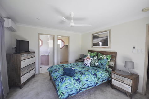 Bribie Island Canal Holiday Destination! - Tourism TAS 9