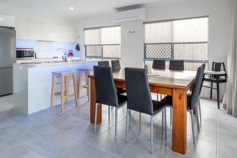 Blue Lagoon Villa A - Hobart Tourism 14