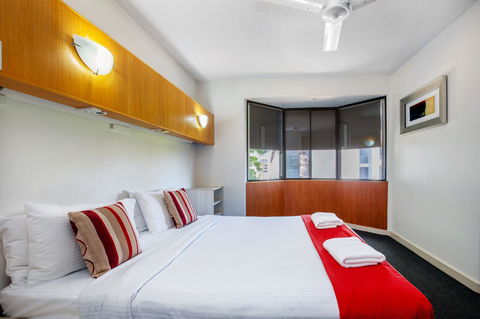Tiki Hotel Apartments Surfers Paradise - Hobart Tourism 1