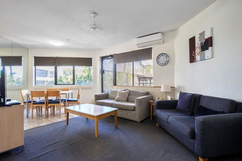 Tiki Hotel Apartments Surfers Paradise - Hobart Tourism 3