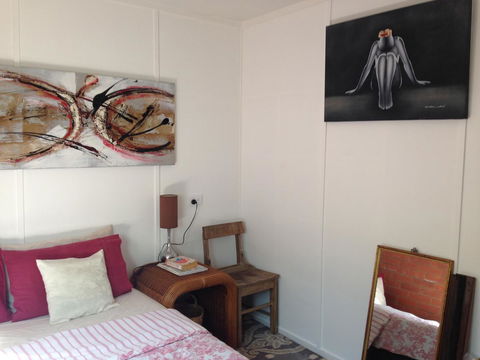 XYL Pets Friendly Seaside Boutique Guesthouse - Hobart Tourism 13