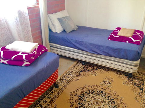 XYL Pets Friendly Seaside Boutique Guesthouse - Hobart Tourism 8