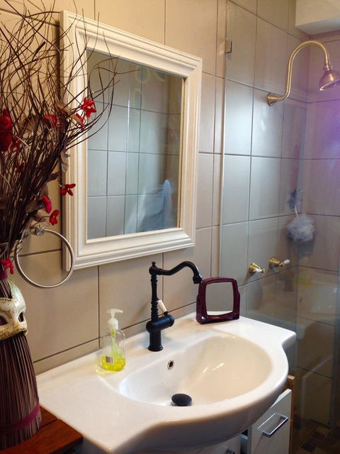 XYL Pets Friendly Seaside Boutique Guesthouse - Hobart Tourism 1