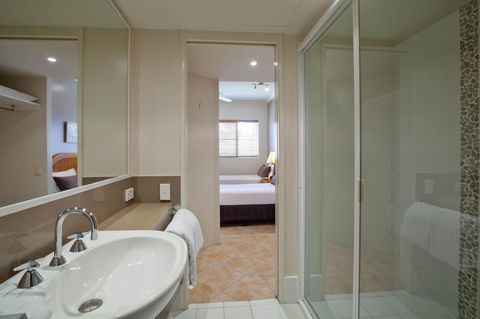 Coral Sands Beachfront Resort - Hobart Tourism 24