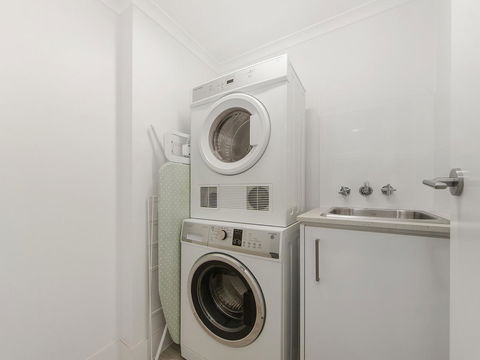 Sunbird Beach Resort Main Beach - Hobart Tourism 25