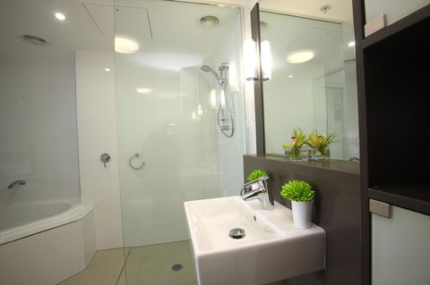 Monaco Caloundra - Hobart Tourism 35