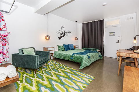The Pink Hotel Coolangatta - Hobart Tourism 28