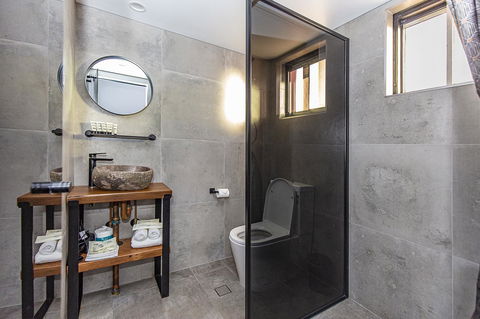 The Pink Hotel Coolangatta - Hobart Tourism 14