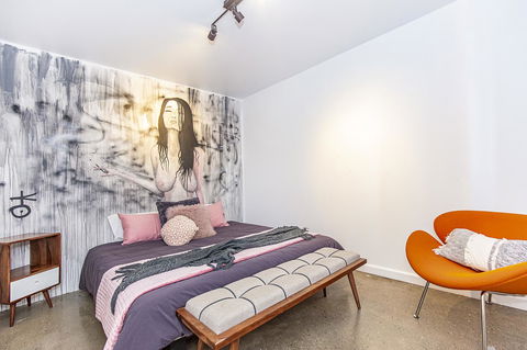 The Pink Hotel Coolangatta - Hobart Tourism 13