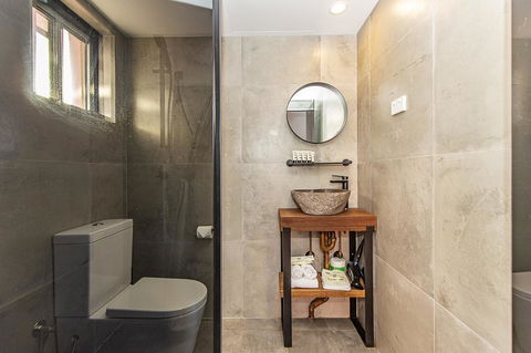 The Pink Hotel Coolangatta - Hobart Tourism 31