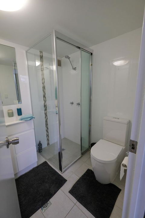 Sanctuary Beach Retreat - Hobart Tourism 3