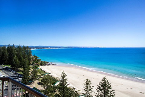 Columbia Beachfront Apartments On Rainbow Bay - Tourism TAS 1