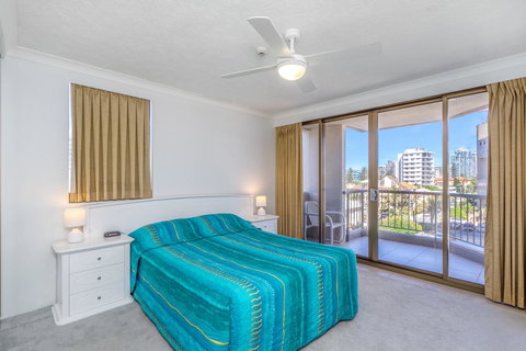 Columbia Beachfront Apartments On Rainbow Bay - Tourism TAS 17